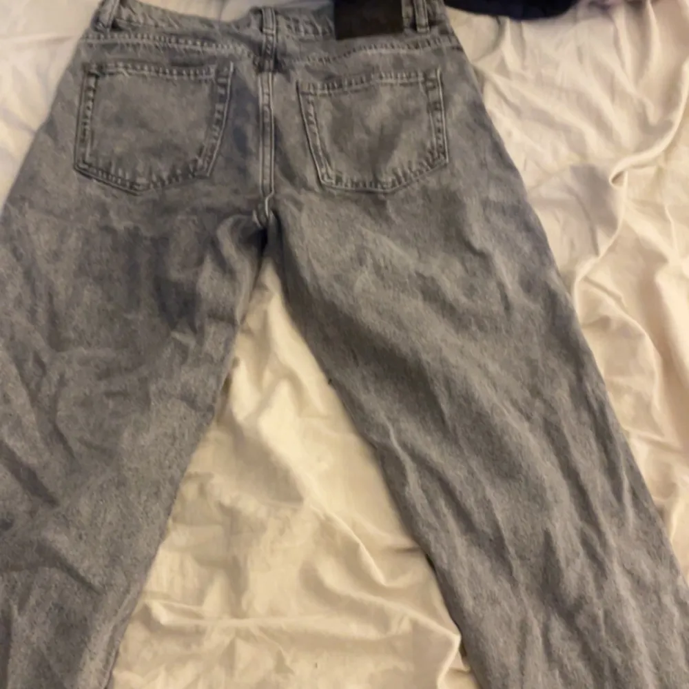 Köpte för en månad sen ish men har aldrig kommit till användning så därför ställer jag, 10/10 skcik . Jeans & Byxor.