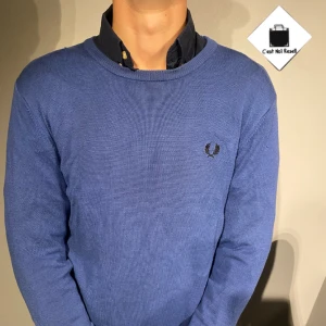 Fred Perry Cardigan - Fred Perry Cardigan.  Nypris 1299kr vårat pris: 400 kr  Väldigt bra skick 9/10  Storlek M