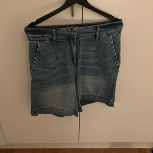 Plus size shorts - Shorts för plus size. Använd fåtal gånger. Inga defekter