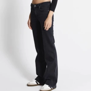 90’s BOOT low Waits jeans - Jag säljar ett par lågmidjade jeans från lager 157, deras 90’s BOOT limited edition. Storleken är (S) men passar en (M), stretchiga, endast testade, köparen står för frakten. Kan tänka mig att sänka priset vid snabb affär.  Skriv för egna bilder!🥰