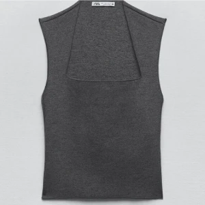 zara tröja - säljer denna otrolig populära tröjan från zara som är helt slutsåld på hemsidan och i stl m men pssar mer som ett s helt ny aldrig använd❤️pris kan diskuteras 