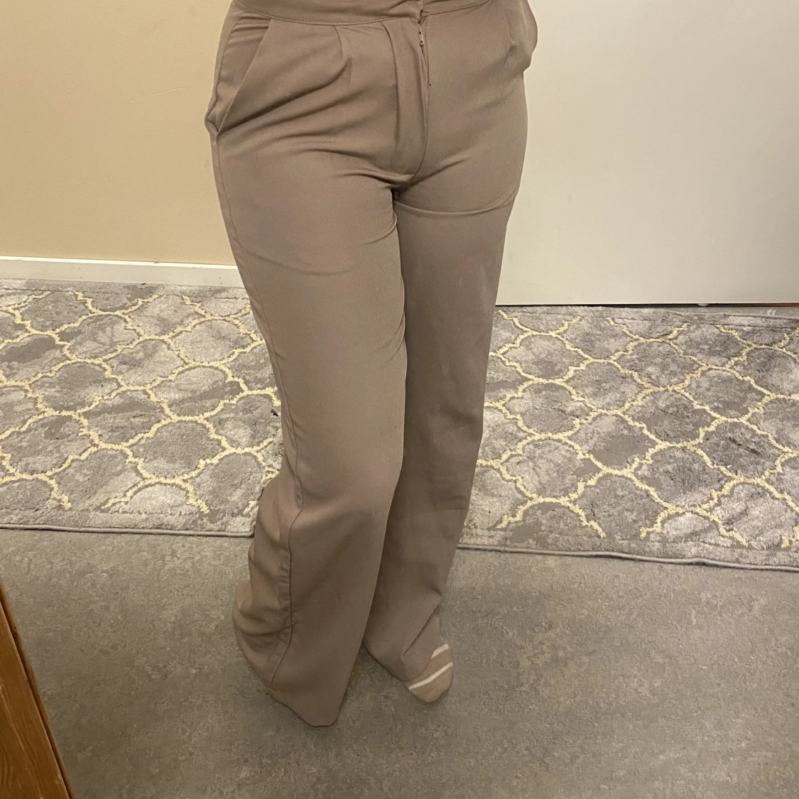 Beige raka kostymbyxor - 90