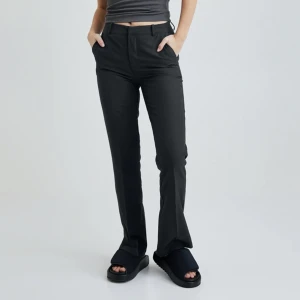 snygga bikbok kostymbyxor👌🏽 - Bikbok kostym byxor, väldigt bra skick🔝🔛  nypris 499kr (modell vilma kostymbyxa).😊