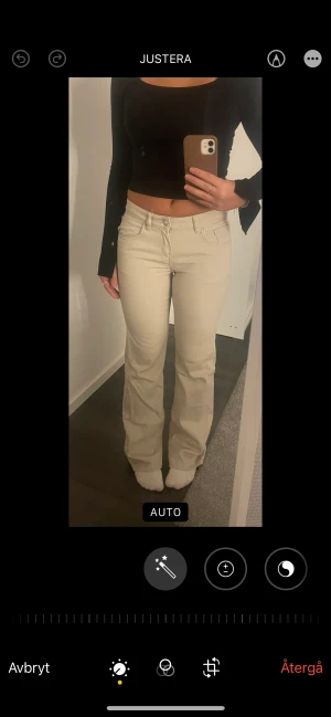 ~Beiga jeans~ - Säljer dessa lågmidjade bootcut jeans från hm💘 aldrig använda.