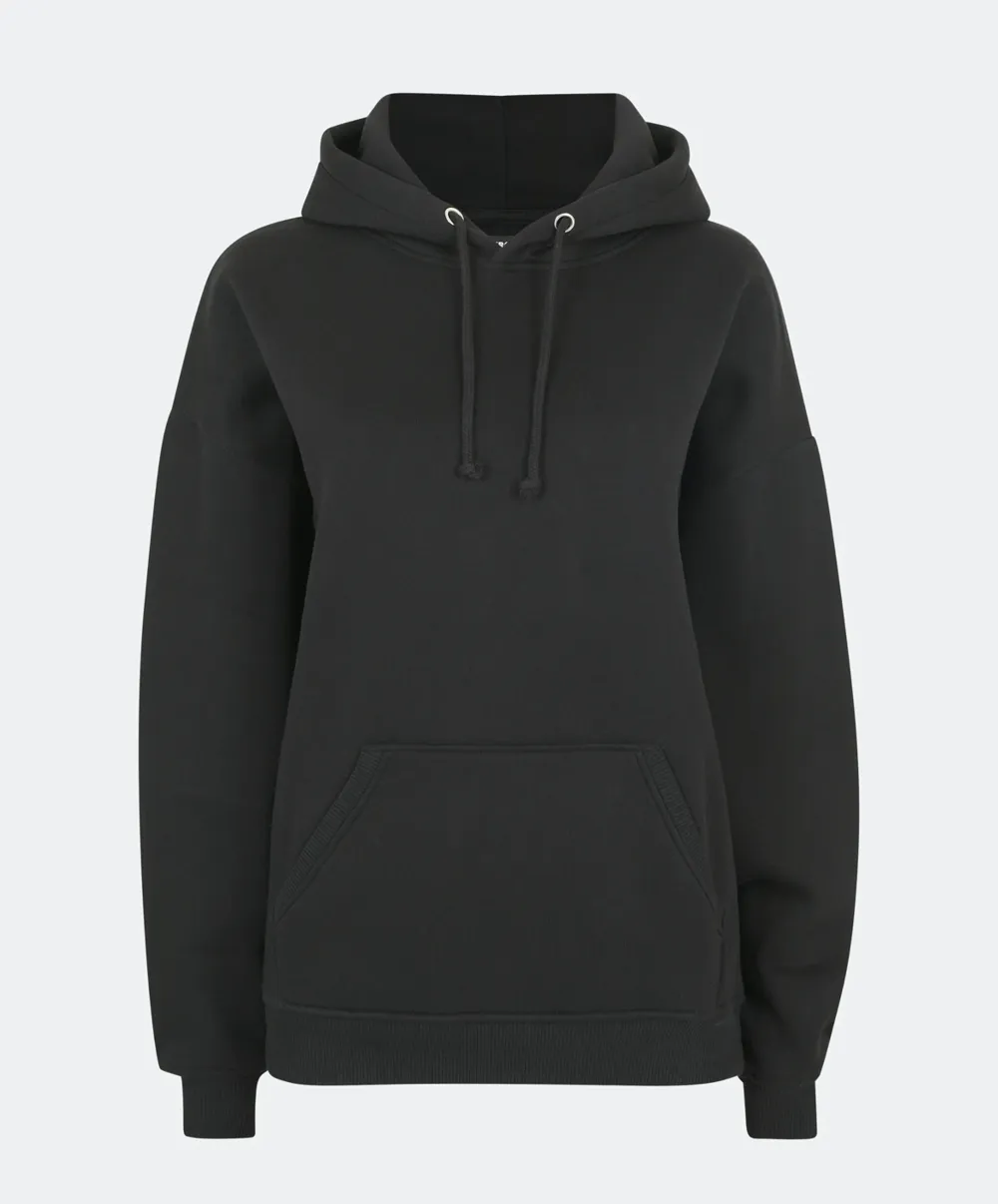 Säljer en svart hoodie från bikbok då den inte kommer till användning 💕pris kan diskuteras . Hoodies.
