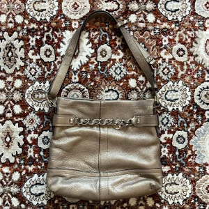 Coach Shoudlder Bag - Säljes via instagram dm @vintagelab.se