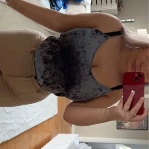 Linne  - Marinblått linne i sammet 💞 köpte för flera år sen men har knappt använt den 