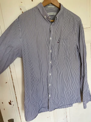 Peak performance skjorta - Vintage peak skjorta, fint skick!