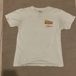In n out t-shirt - T-shirten är i bra skick. Säljer för att den inte används