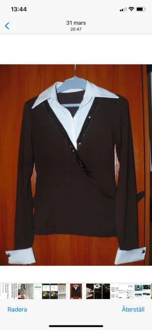Blus  - Classy fin blus, vintage. Tyvärr är den (som syns) för liten för mig, storlek 36/38,  rekommenderar om man har lite mindre byst. Den så cool,  ledsen att den inte passar mig 🥲 toppen skick också, så gott som oanvänd. 