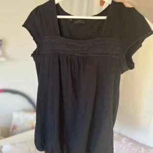 Topp - Svart topp köpt second hand 🖤