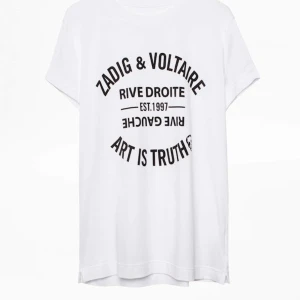 Zadig t-shirt - Säljer denna zadig t-shirt då den är lite för kort för mig💕 Perfekt till sommaren! Inga synliga skador💕