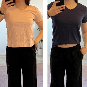 T shirtar - Perfekta till sommaren🙌 1 för 10 eller båda för 15kr