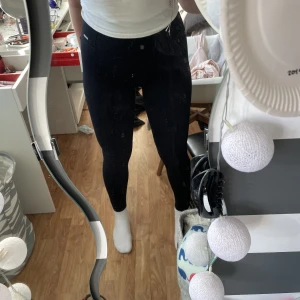 Tights - träningstights från aimn i modellen ”black luxe seamless tights”. nypris 699kr💗