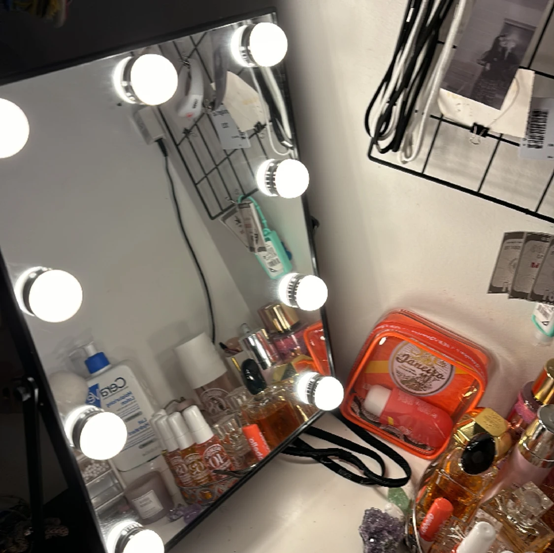 Spegel med tre olika belysnings starkheter - 91