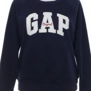 MYSIG GAP TRÖJA - Jag säljer min jätte mysiga gap tröja som tyvärr inte heller kommit till någon användning. Tröjan är i fint skick och mysig inåti. Tröjan är k storlek S och skriv gärna ifall det önskas fler bilder eller om ni undrar något!💓🥰