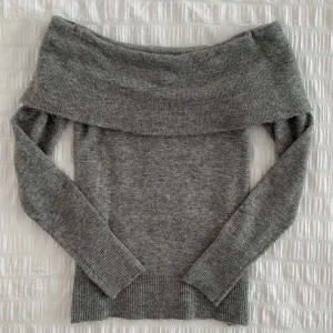 Tröja  - Säljer denna supersnygg tröjan i st xs, jätte bra skick 