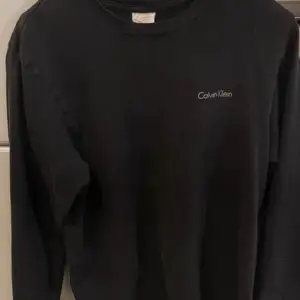 Säljer denna Calvin Klein tröja BILLIGT🔥 skick 9/10 och pris kan även diskuteras👊