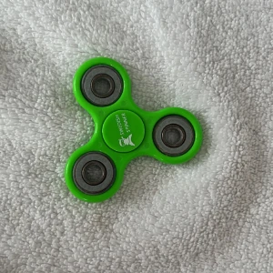 Fidget spinner - Den har några skador. Se bild 3