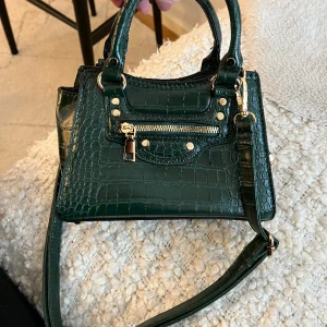 Handväska - En fin grön handväska