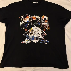 T-shirt Our Legacy  - Riktigt skön Our Legacy tshirt  Sitter som en stor M