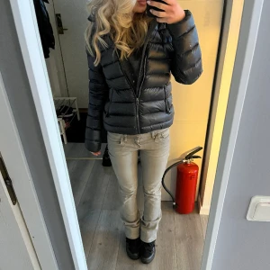 Colmar jacka  - I nyskick, ej använd mycket! Självklart äkta, kan bevisa äkthet genom köphistorik och orderbekräftelse! Passar xs-s!