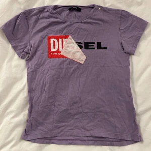 Diesel t-shirt  - Diesel t-shirt, storlek M (små) använd ca. 3 gånger, ny, mycket bra tillstånd