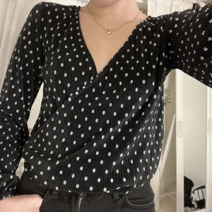 Blus - Blus från Gina tricot