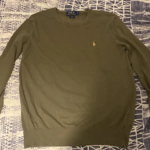 Ralph lauren tröja  - Fin Ralph lauren tröja som jag säljer då jag rensar garderoben, Storlek S