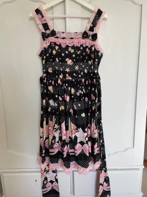 Bodyline Lolita klänning - Bodyline ”Soft Sprinkle”🖤 Fint skick hör av dig om du undrar något!