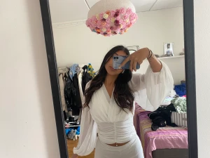 Söt blus  - Helt oanvänd pga inte min stil, har fortfarande prislapp 