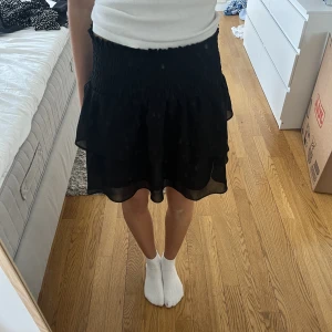 Svart Chelsea kjol - Så fin kjol från Chelsea💕 aldrig använd!