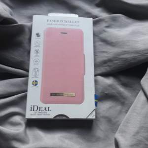 Jättefint rosa ideal of sweden skal.jag råkade beställa till fel mobil men detta är en iPhone 8/7/6/6s plus 