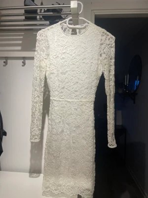 Klänning  - Klänning ifrån Gina Tricot använd 1 gång 