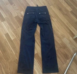 Mörkblå juicy💙 - Lite andvända, jag har tröttnat på dem💙