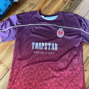 Trapstar fotball jersey  - Snygg till sommaren 