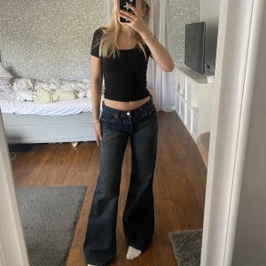 Vintage bootcut jeans - Mörkblå baggy bootcut jeans💓 passar M/s