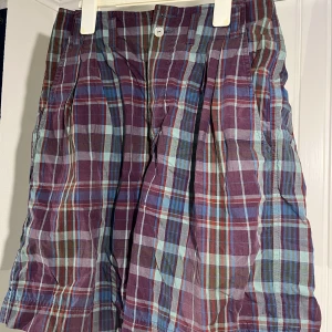 marc o’polo rutiga shorts - min pappas gamla shorts från när han var barn. jag tolkar 46/30 som storleken, alltså 46 i längd och 30 i midjan. de har inga synliga fläckar eller skador!