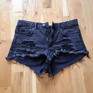 Shorts - Rivna svarta shorts