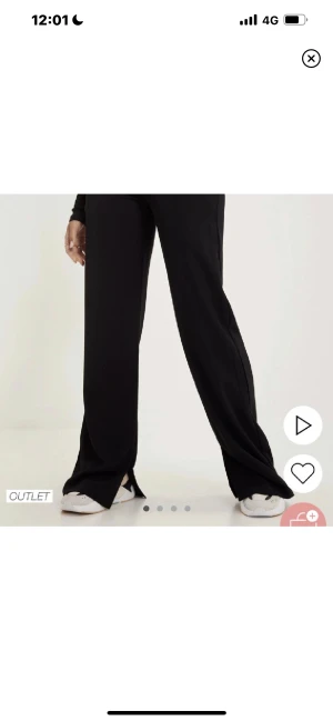 Kostymbyxor - Med slits från Nelly. Strl 36. Helt oanvända och säljs pga för små. 