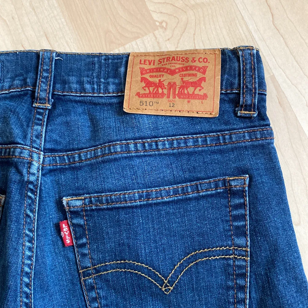 Fint slitna jeans i modell 510 12 år. Jeans & Byxor.