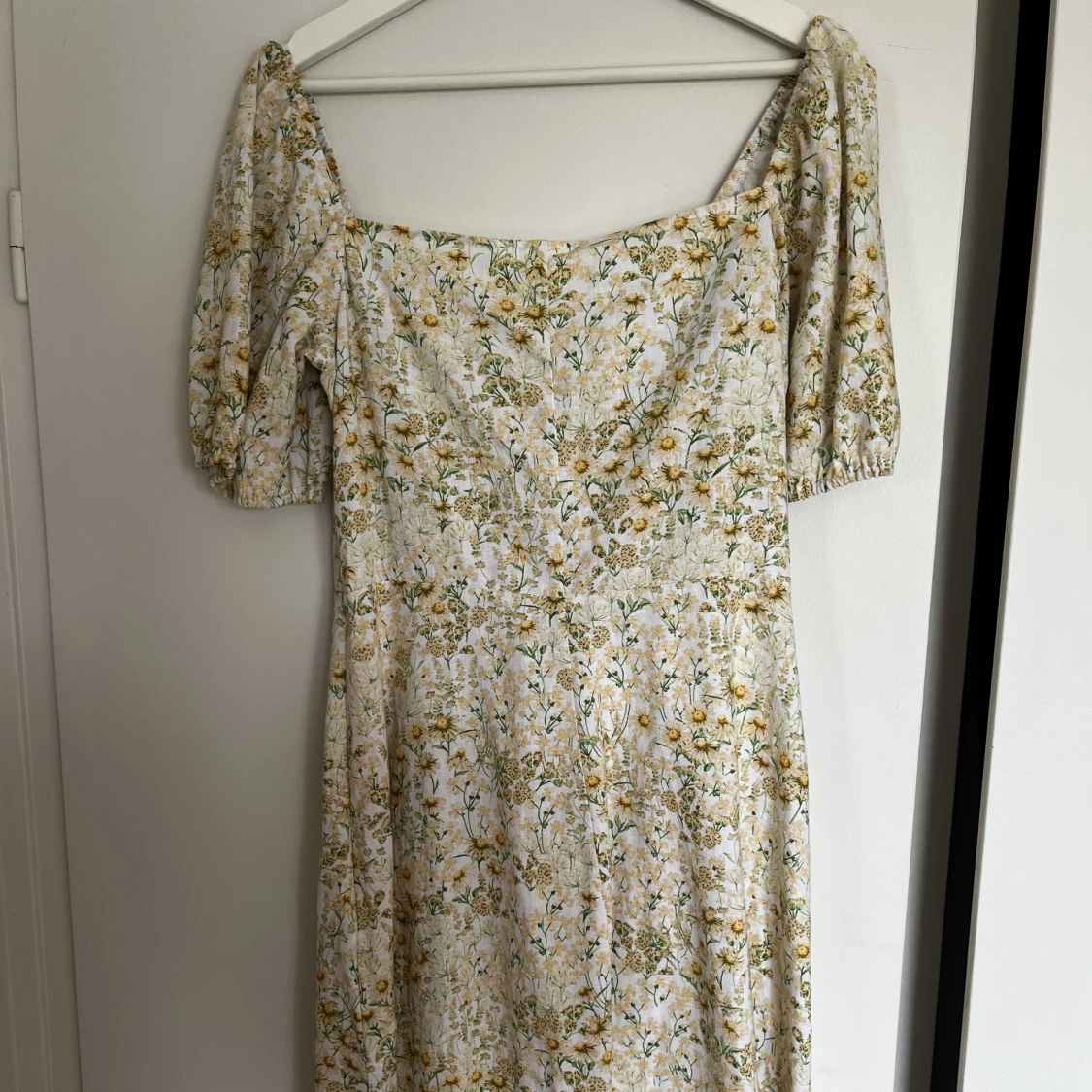 blommig linneklänning - 91