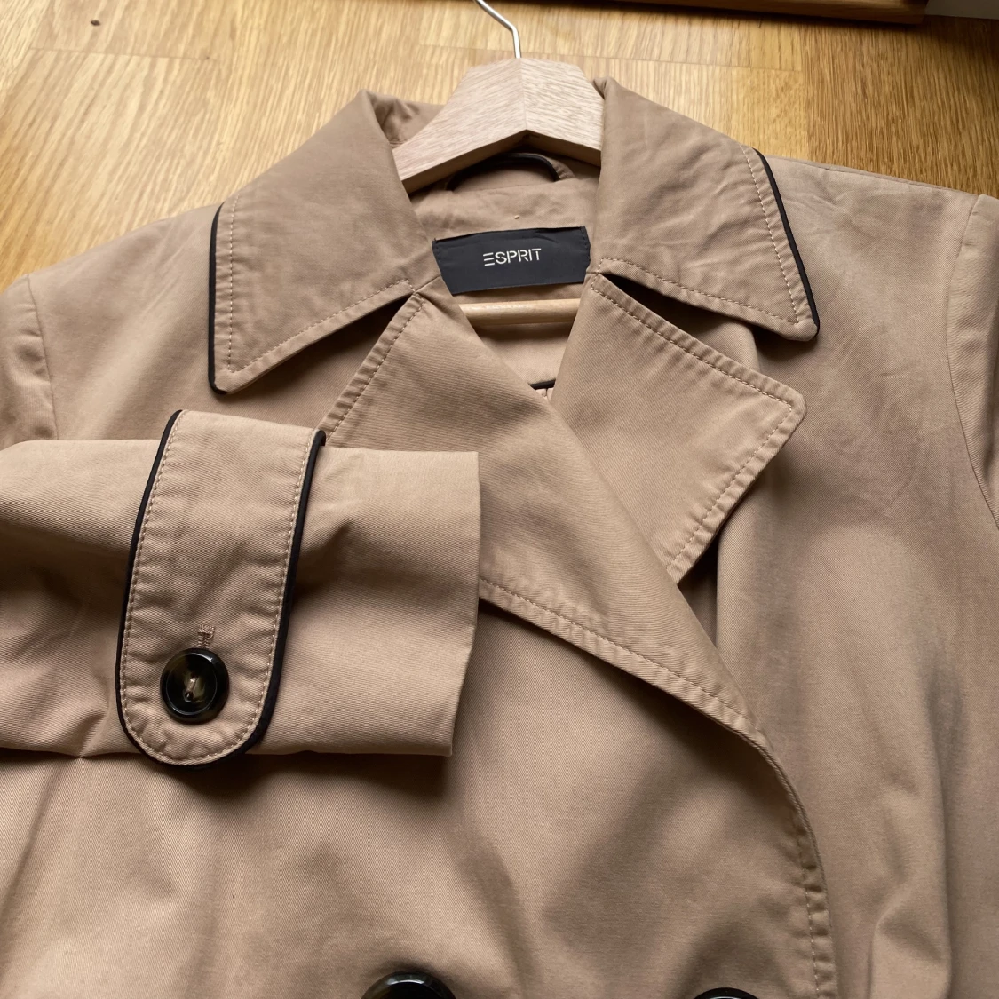 Beige Trenchcoat  - 90