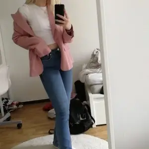 Jättefina jeans från Zara som ej kommer till användning, NYSKICK😍