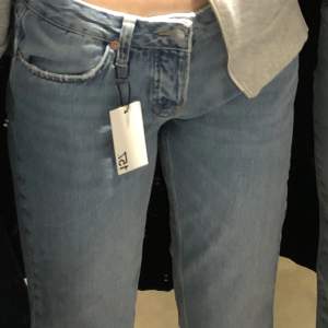 Jeans från lager 157 oanvända bara testade