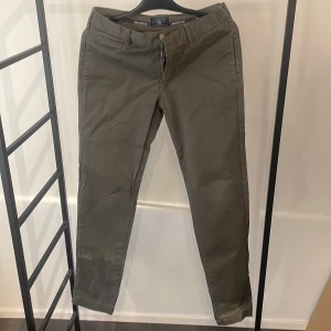 Chinos - Sköna chinos från morris  Skick 10/10 använd 2 gånger Storlek 31 midja 34 längd