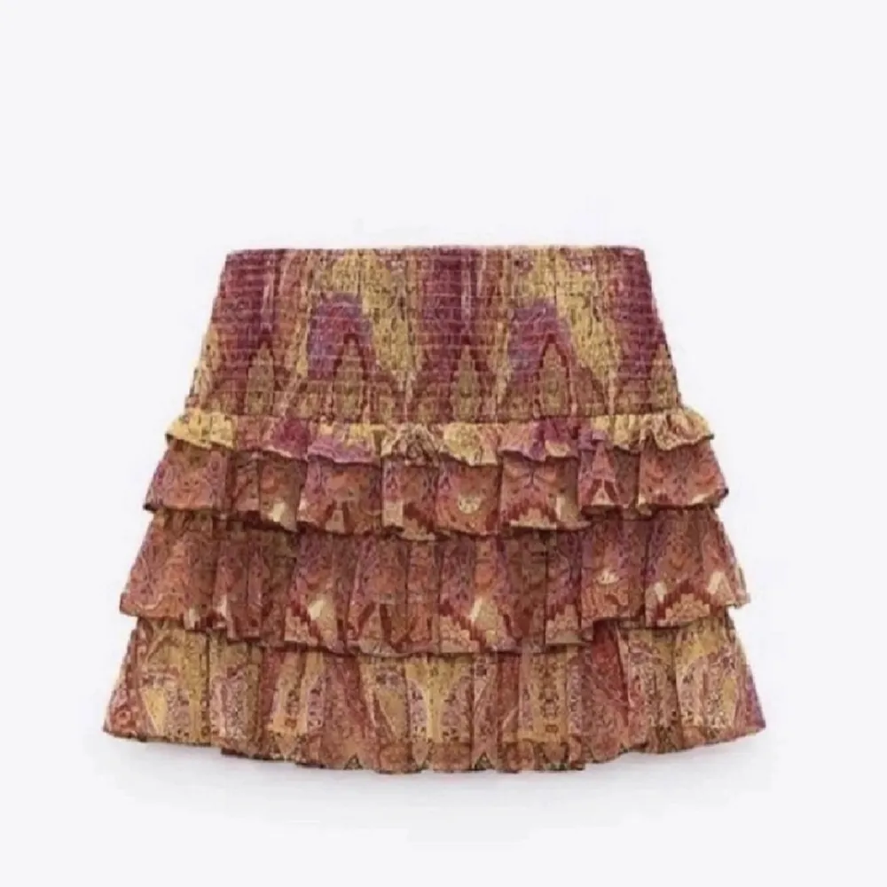 Söker denna kjol i xs/s! Priset kan vara mellan 0-100, 100-300, och 300-450 Max💋💋💋💗. Kjolar.