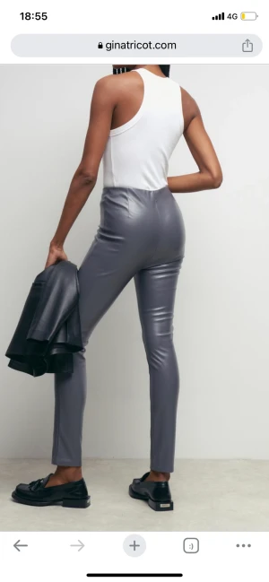 Byxor från Gina - Endast testat en gång, köpta för 299kr. 