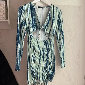 Klänning  - Jättefin och skön oanvänd klänning från Shein. Storlek Xs