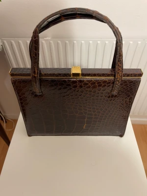 Handväska  - Väldigt fin handväska 